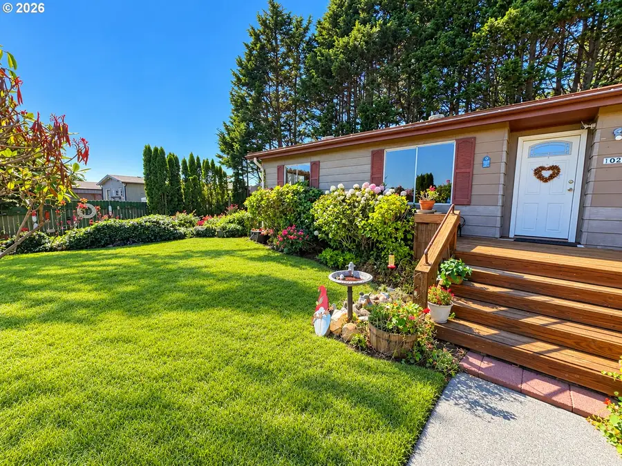 1029 Fifield St, Brookings, OR 97415 - #3