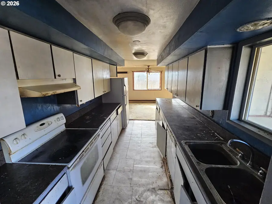 2110 35th Ave, Longview, WA 98632 - #2