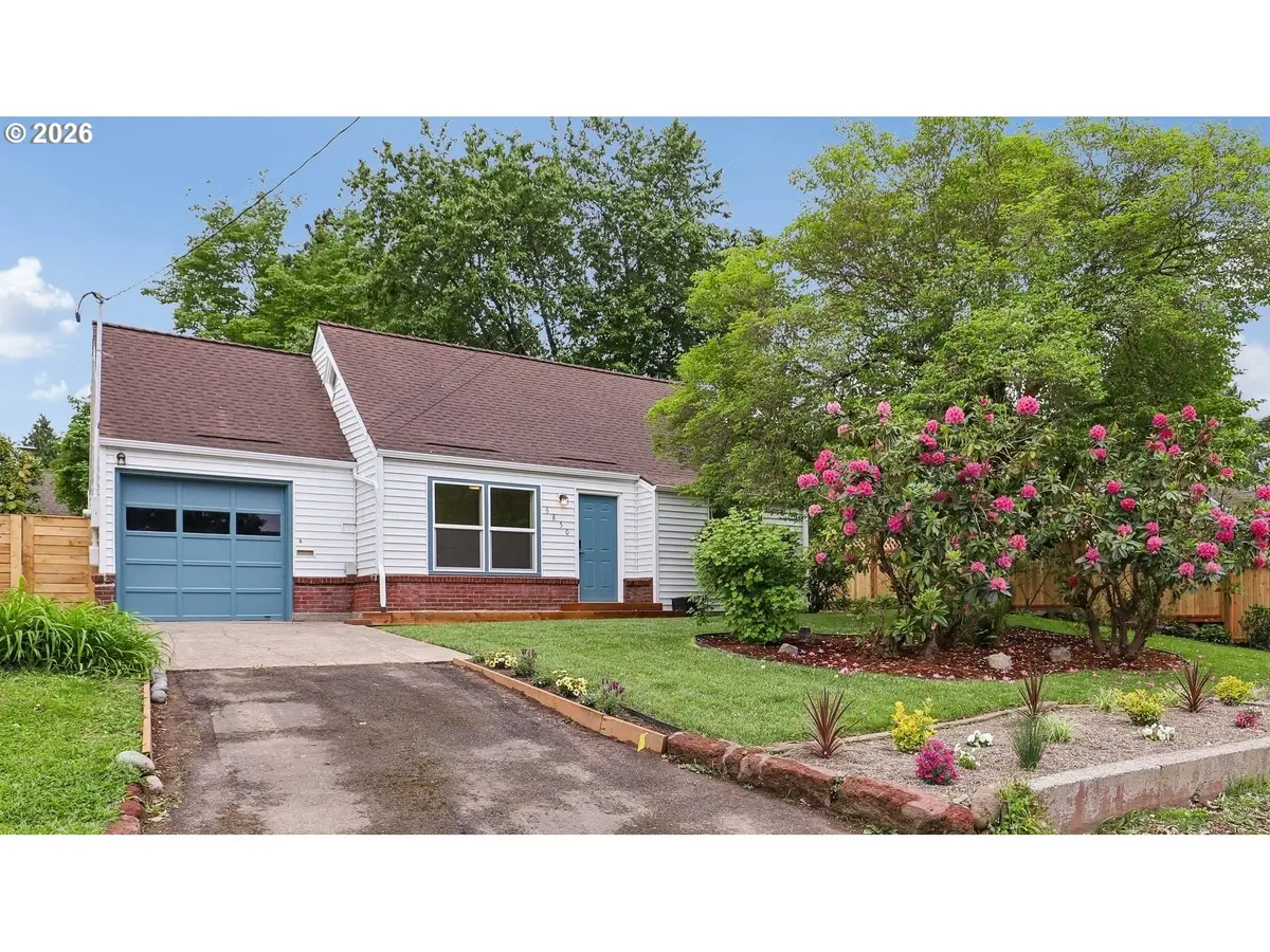 6850 NE Roselawn St, Portland, OR 97218 - #1