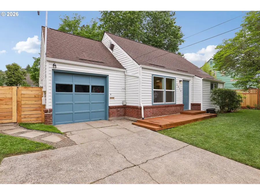 6850 NE Roselawn St, Portland, OR 97218 - #2