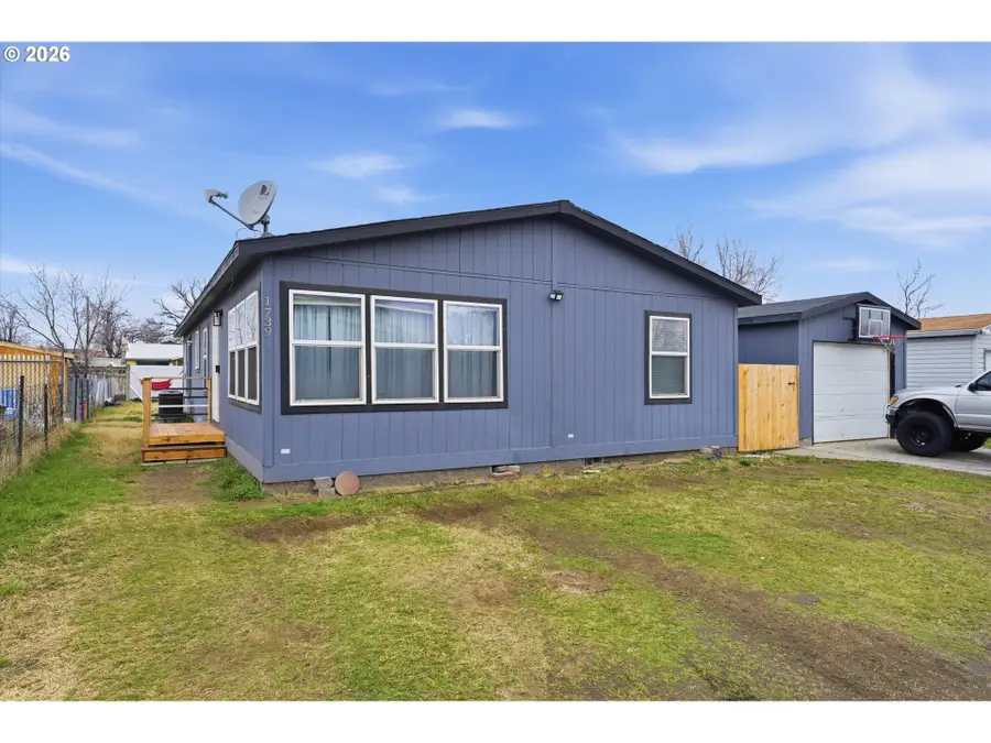 1739 NE 2nd Pl, Hermiston, OR 97838 - #2