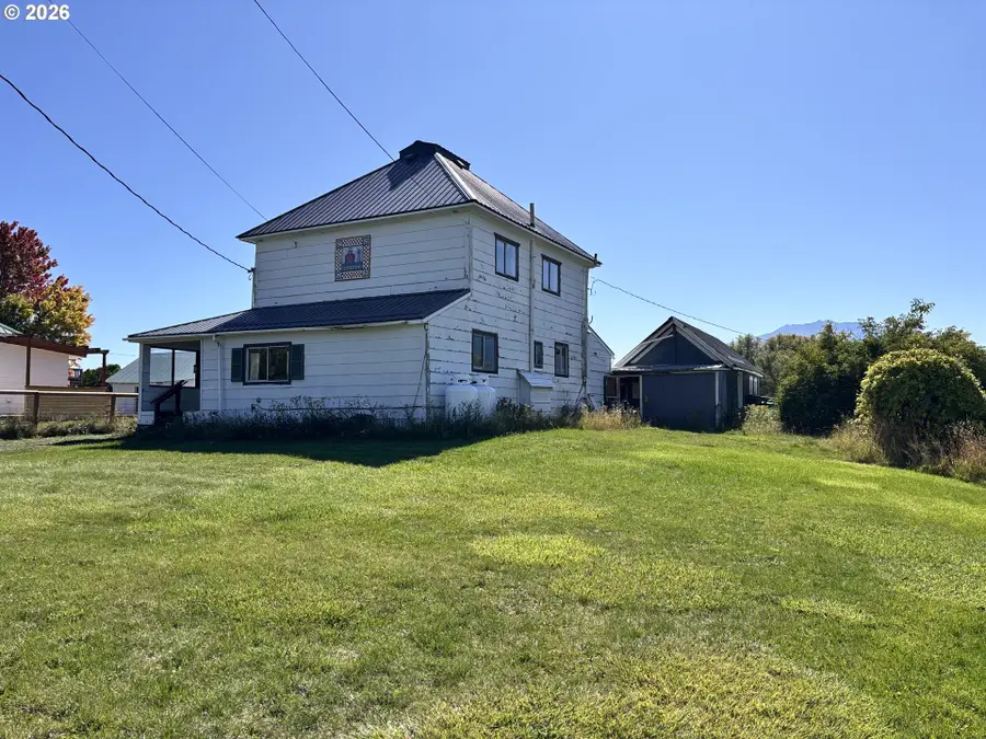 808 W Greenwood St, Enterprise, OR 97828 - #2