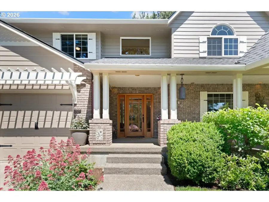 565 Shelokum Dr, Silverton, OR 97381 - #2