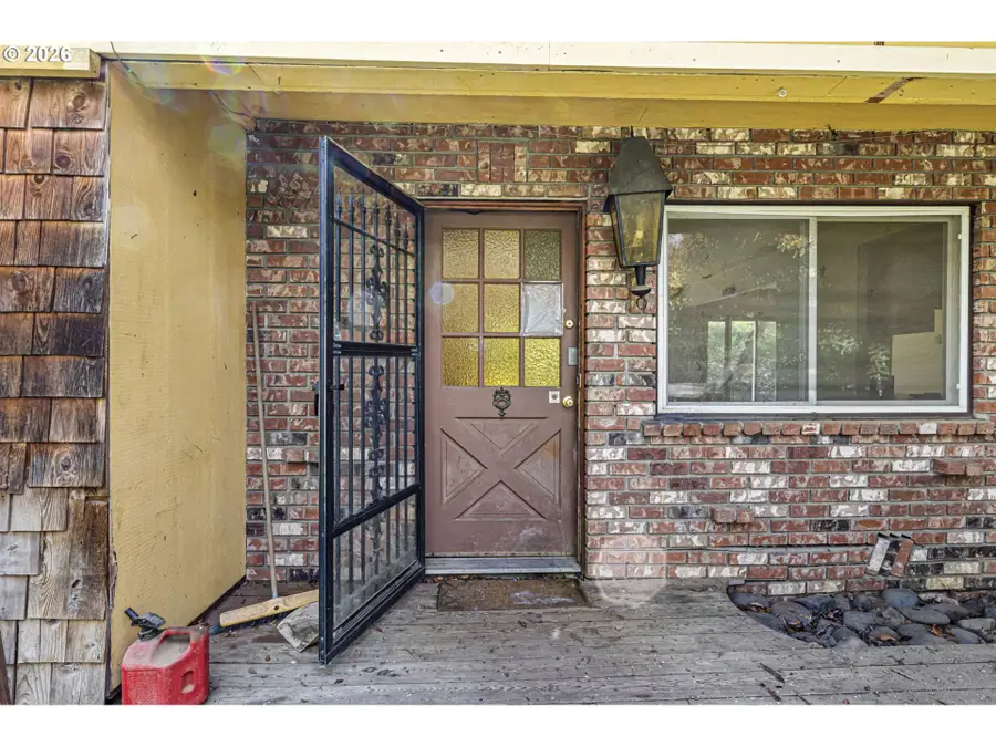 531 NW Harrison St, Canyonville, OR 97417 - #3