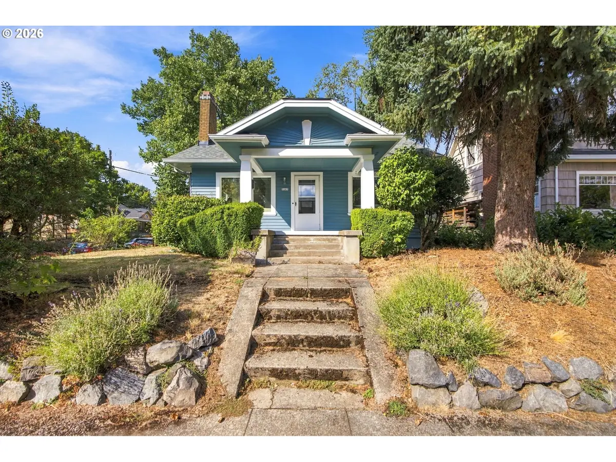 3203 NE Schuyler St, Portland, OR 97212 - #1