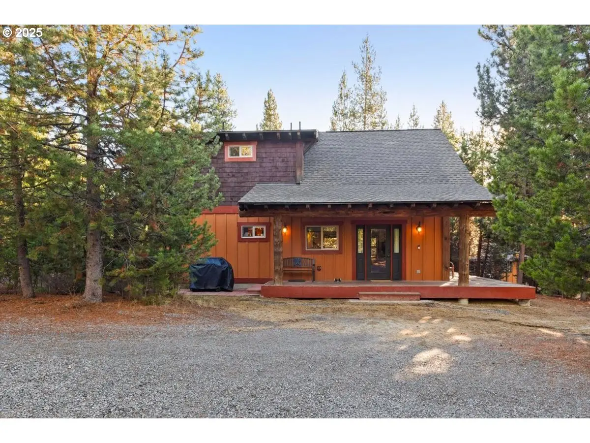 141152 Crescent Moon Dr, Crescent Lake, OR 97733 - Image #1