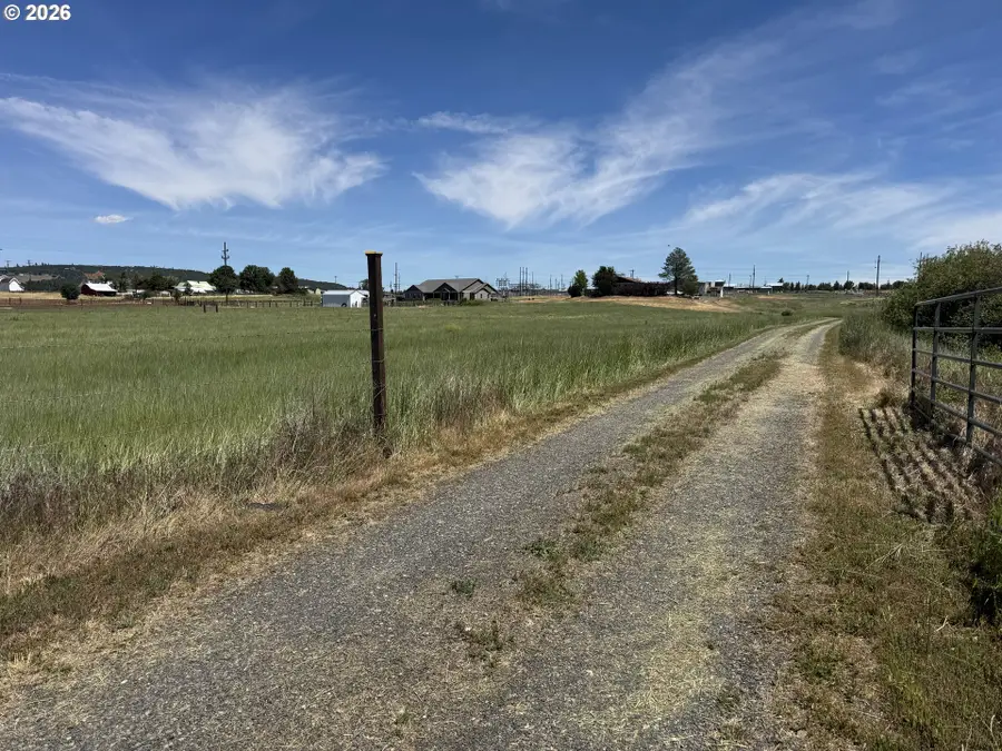 1322 W Darland St, Goldendale, WA 98620 - #3