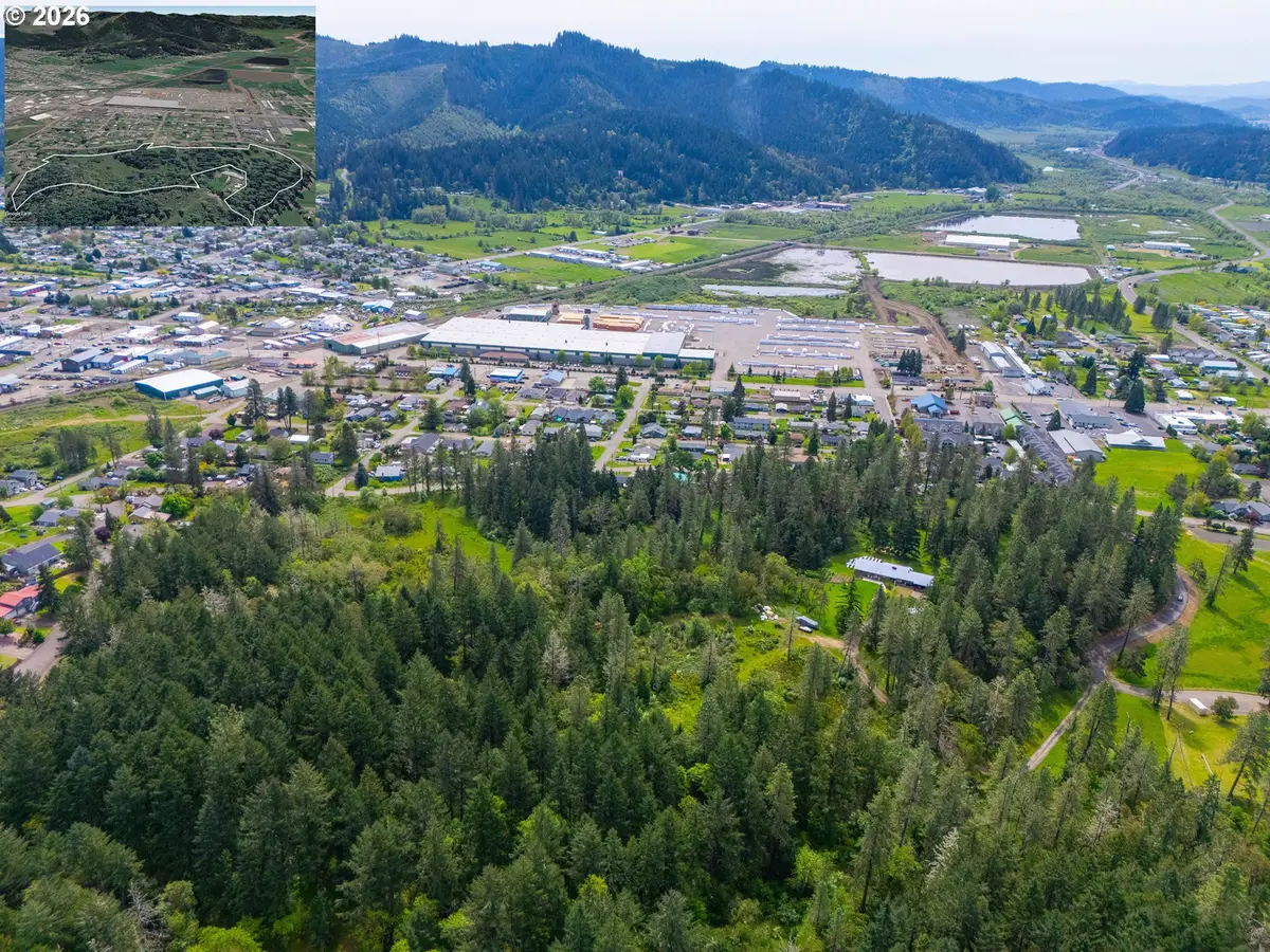 Maple Ave, Sutherlin, OR 97479 - #1