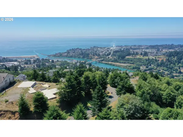 98013 Crown Terrace Rd, Brookings, OR 97415