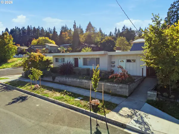 2296 Pierce St, Eugene, OR 97405