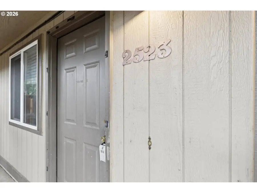2523 SE 138th Ave, Portland, OR 97236 - #2