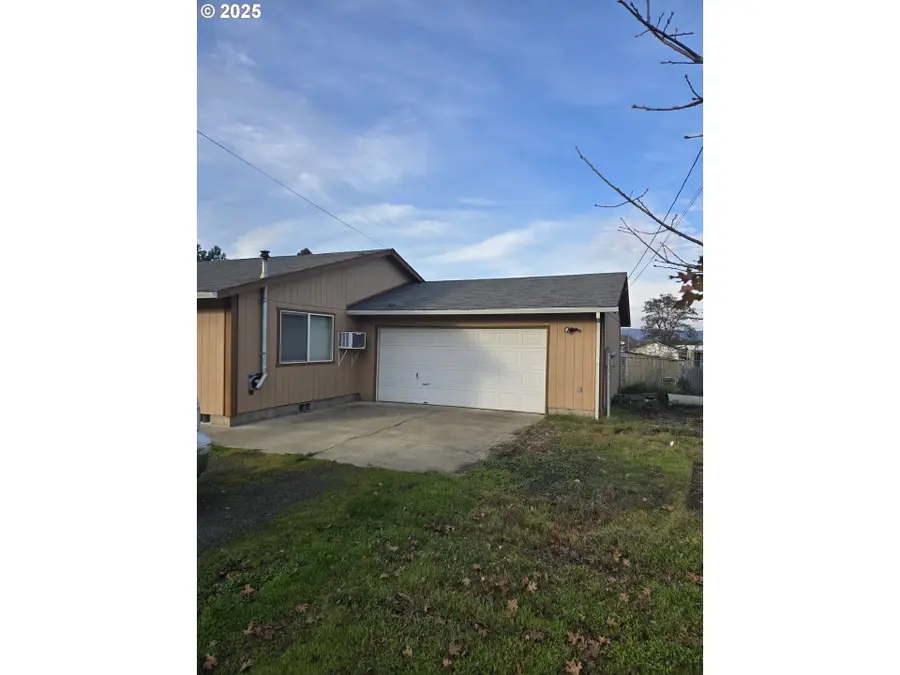 600 SE Carrol St, Winston, OR 97496 - Image #2