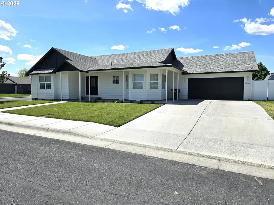 1236 SW 7th St, Hermiston, OR 97838 - #2