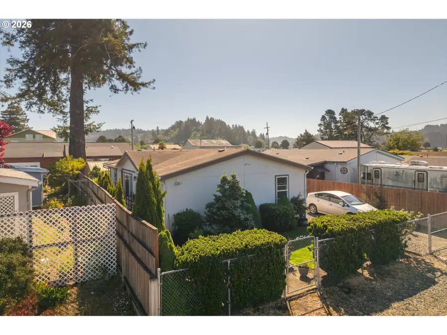 130 S 11th St, Lakeside, OR 97449 - #3