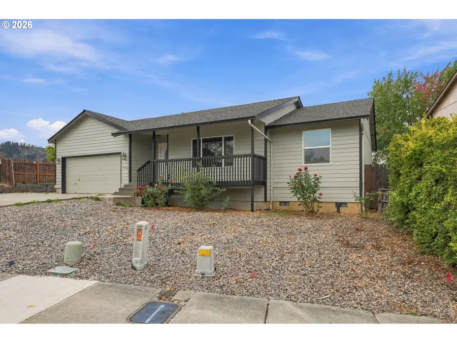 106 SE Lebleu Ln, Winston, OR 97496 - #2