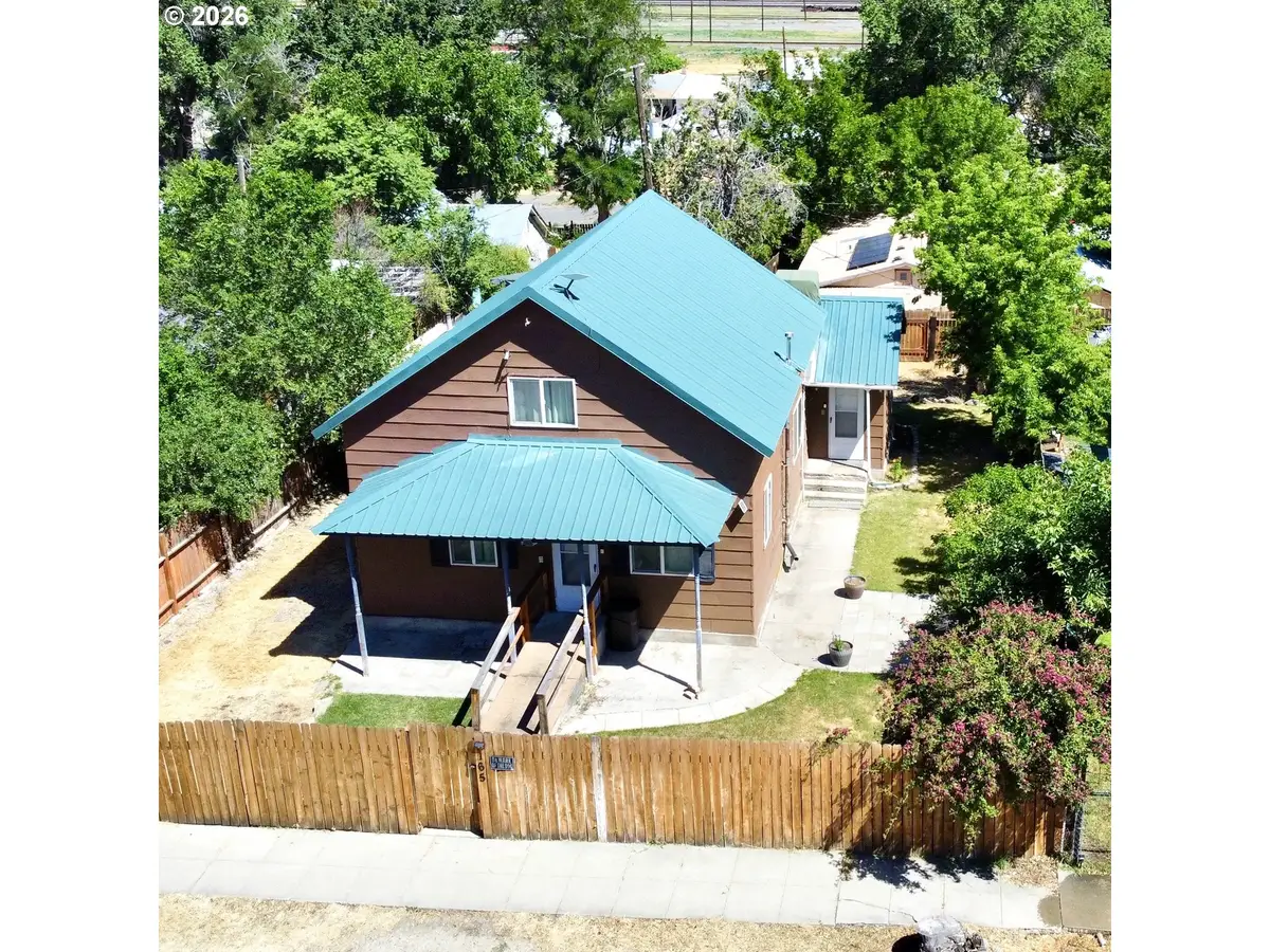 165 E Jefferson St, Huntington, OR 97907 - #1