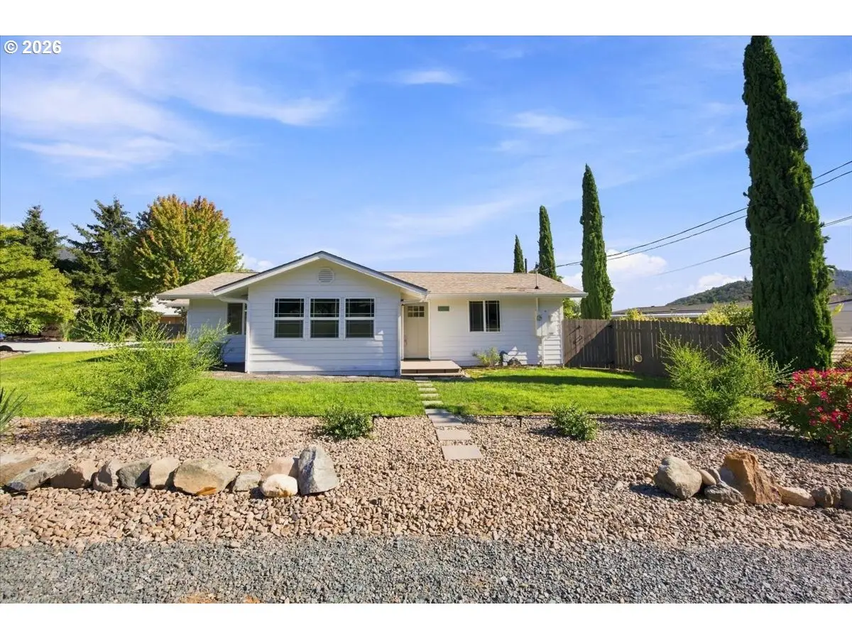 221 Briggs Dr, Tri City, OR 97457 - #1