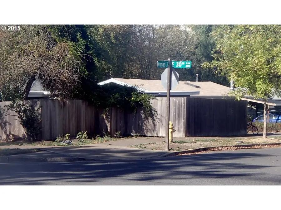 2990 Kincaid St, Eugene, OR 97405 - Image #2