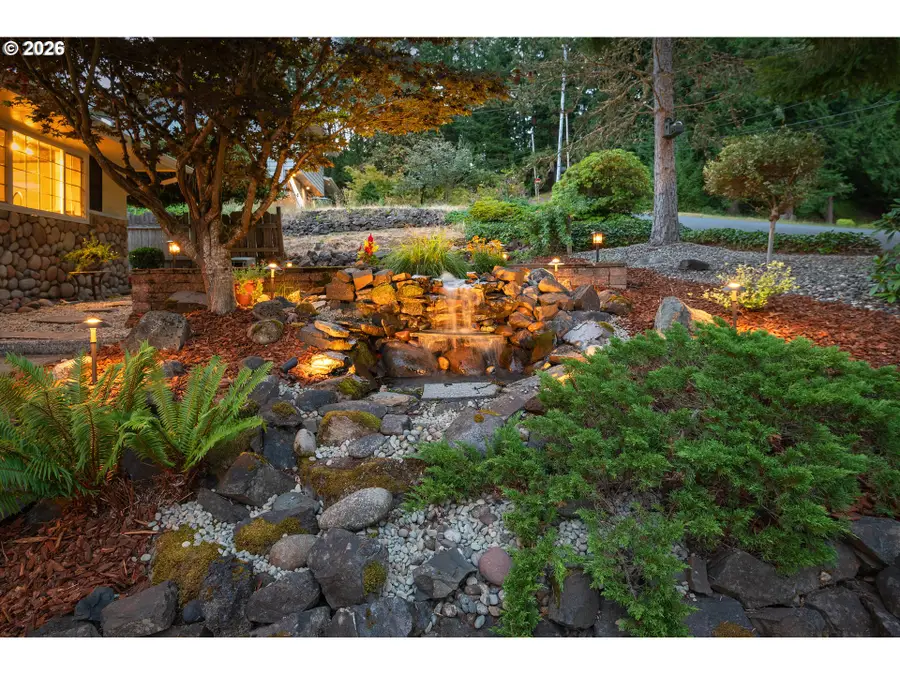 2408 N Greeley Dr, Kelso, WA 98626 - #3