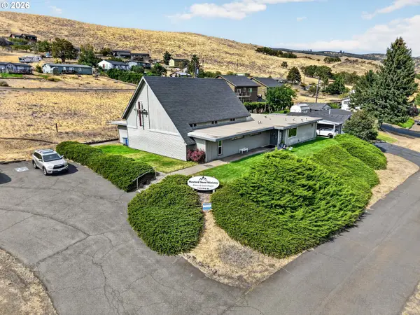 1122 Oak St, TheDalles, OR 97058