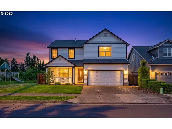 1149 Dahlia St, Woodburn, OR 97071