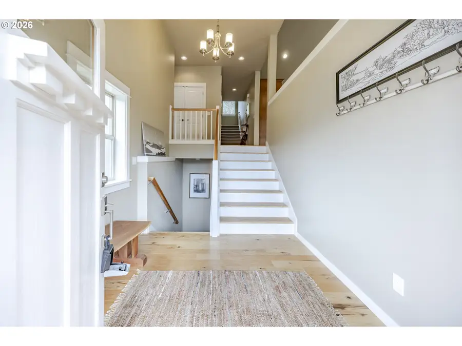 1865 E 43rd Ave, Eugene, OR 97405 - #3