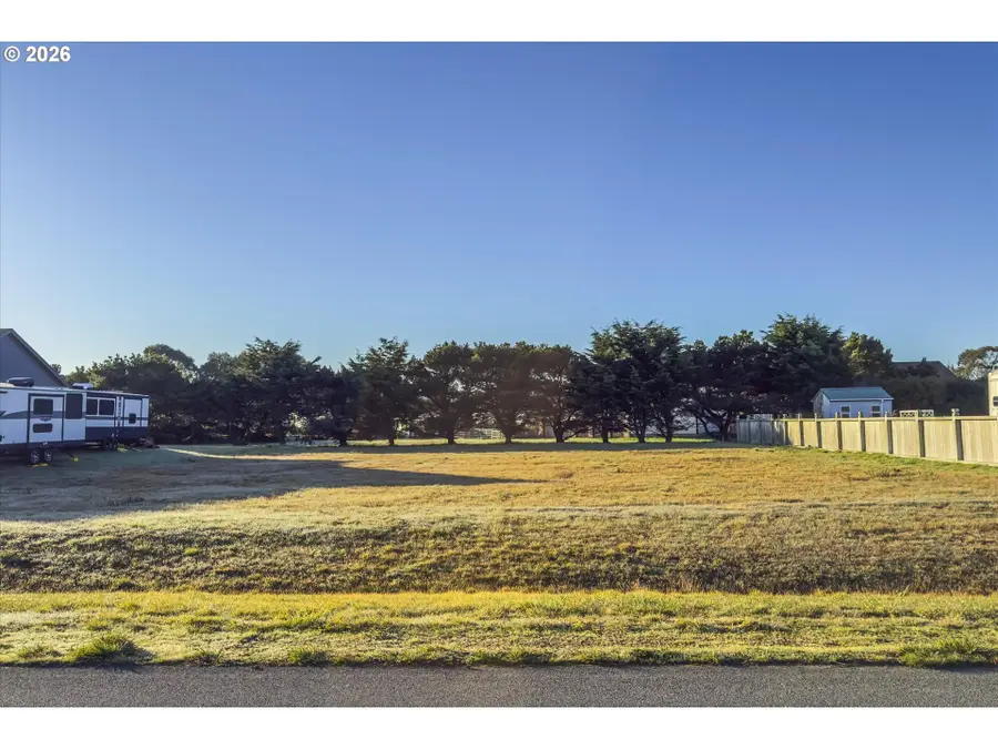 Seabird Dr Sw, Bandon, OR 97411 - #2