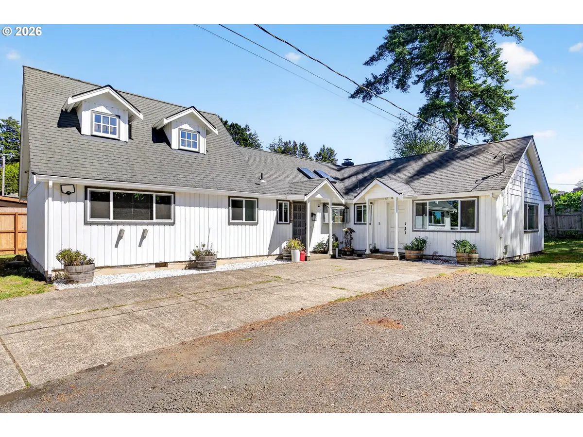 1495 Teakwood Ave, Coos Bay, OR 97420 - #1