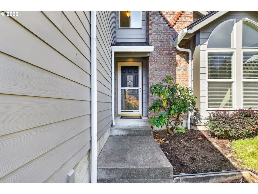7625 Ridgewood Dr, Gladstone, OR 97027 - #3