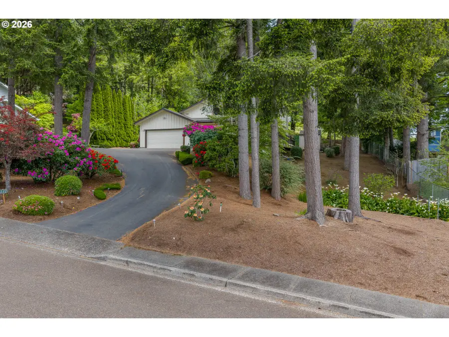 1446 W 14th Pl, Coquille, OR 97423 - #3