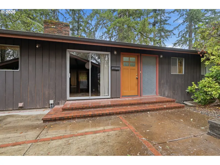 2041 E 26th Ave, Eugene, OR 97403 - #2