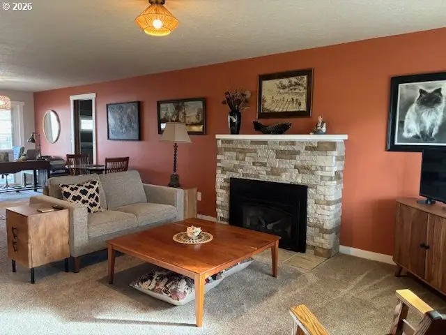 2130 Umpqua Rd, Woodburn, OR 97071 - #2