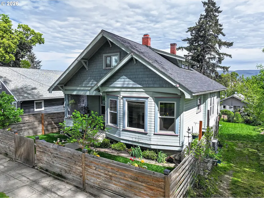 411 E 8th St, The Dalles, OR 97058 - #2