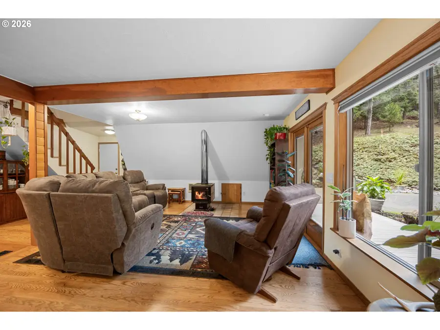 405 Loredo Dr, Roseburg, OR 97471 - Image #3