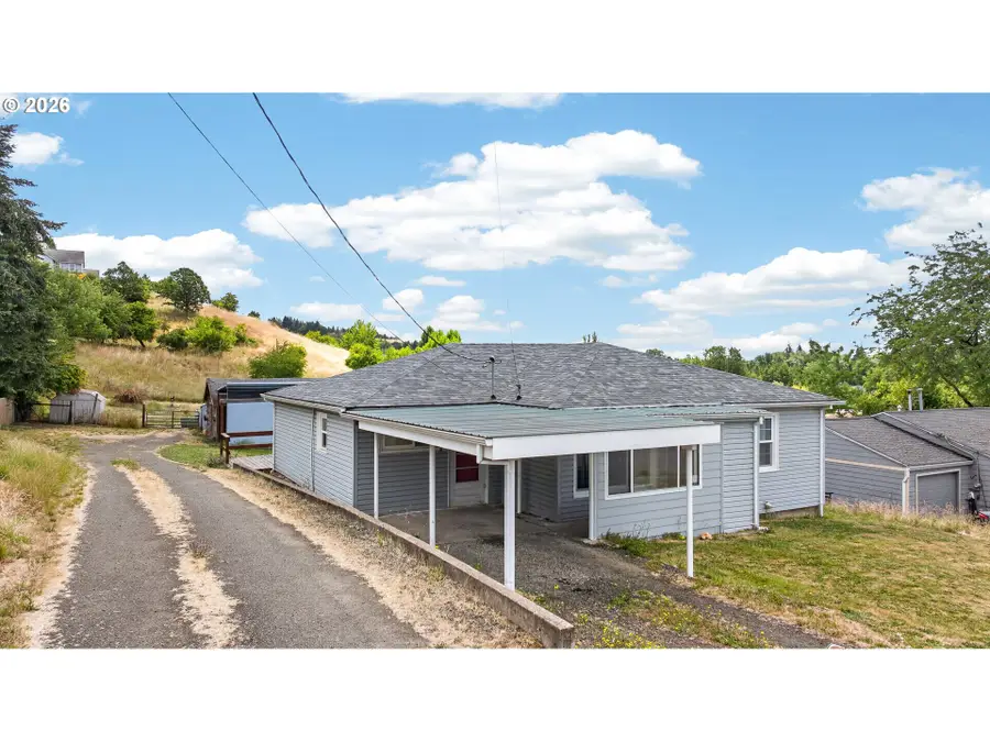 615 NE Hill St, Sheridan, OR 97378 - #3