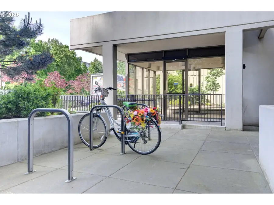 2211 SW 1st Ave #1602, Portland, OR 97201 - Image #2
