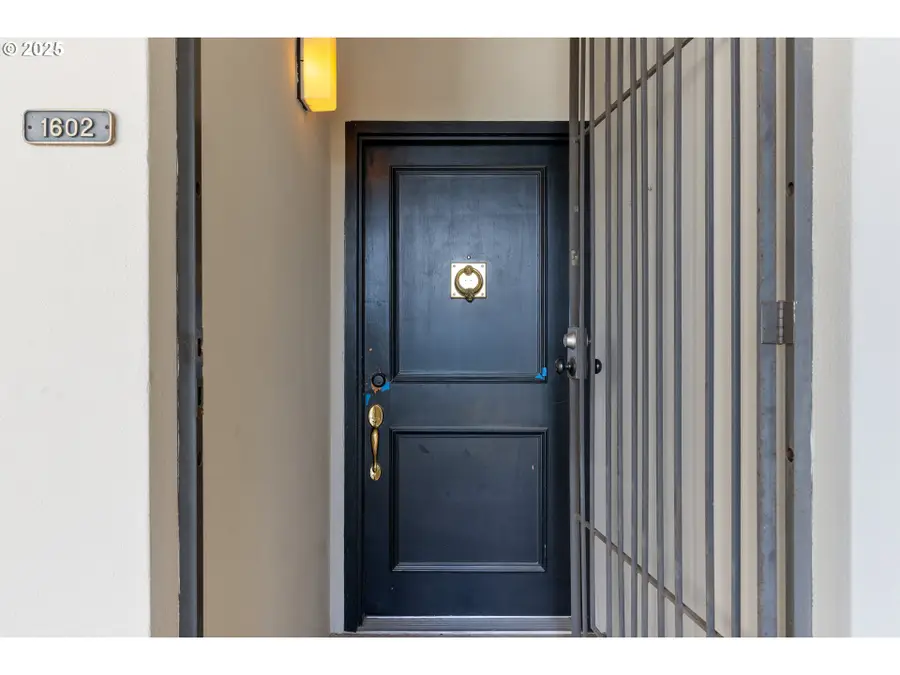 2211 SW 1st Ave #1602, Portland, OR 97201 - Image #3