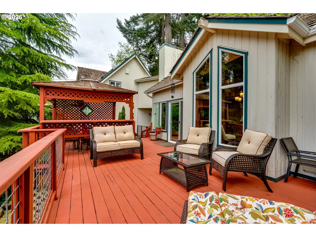 2307 W 28th Ave, Eugene, OR 97405 - #1