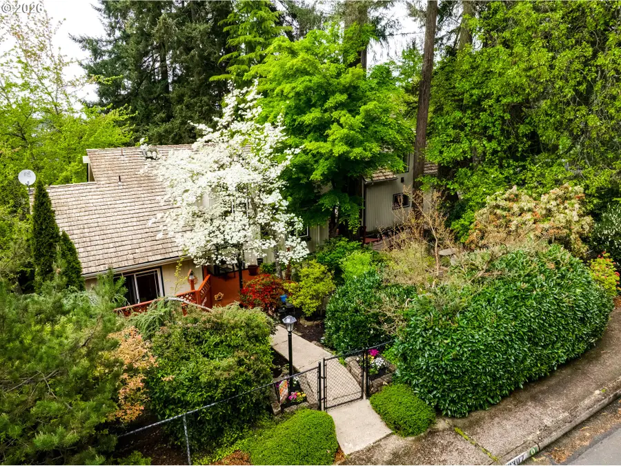 2307 W 28th Ave, Eugene, OR 97405 - #2