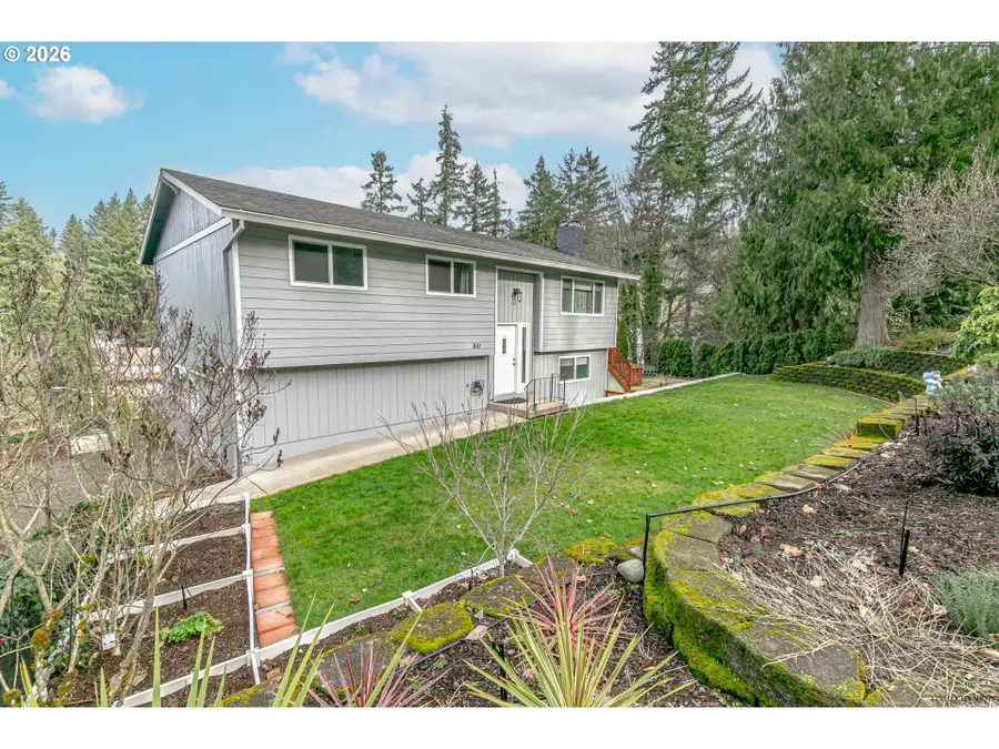 991 NE Foothills Dr, Estacada, OR 97023 - Image #2