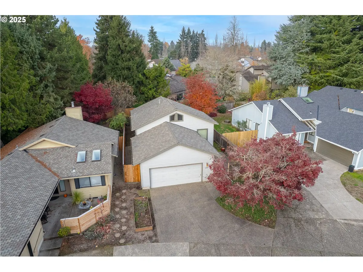 10845 SW Summer Lake Dr, Tigard, OR 97223 - Image #1