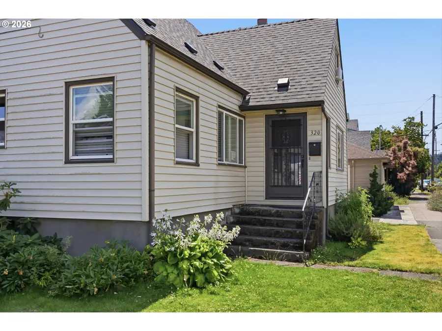 320 High St, Oregon City, OR 97045 - #2