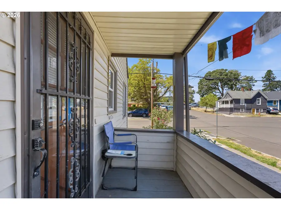 320 High St, Oregon City, OR 97045 - #3