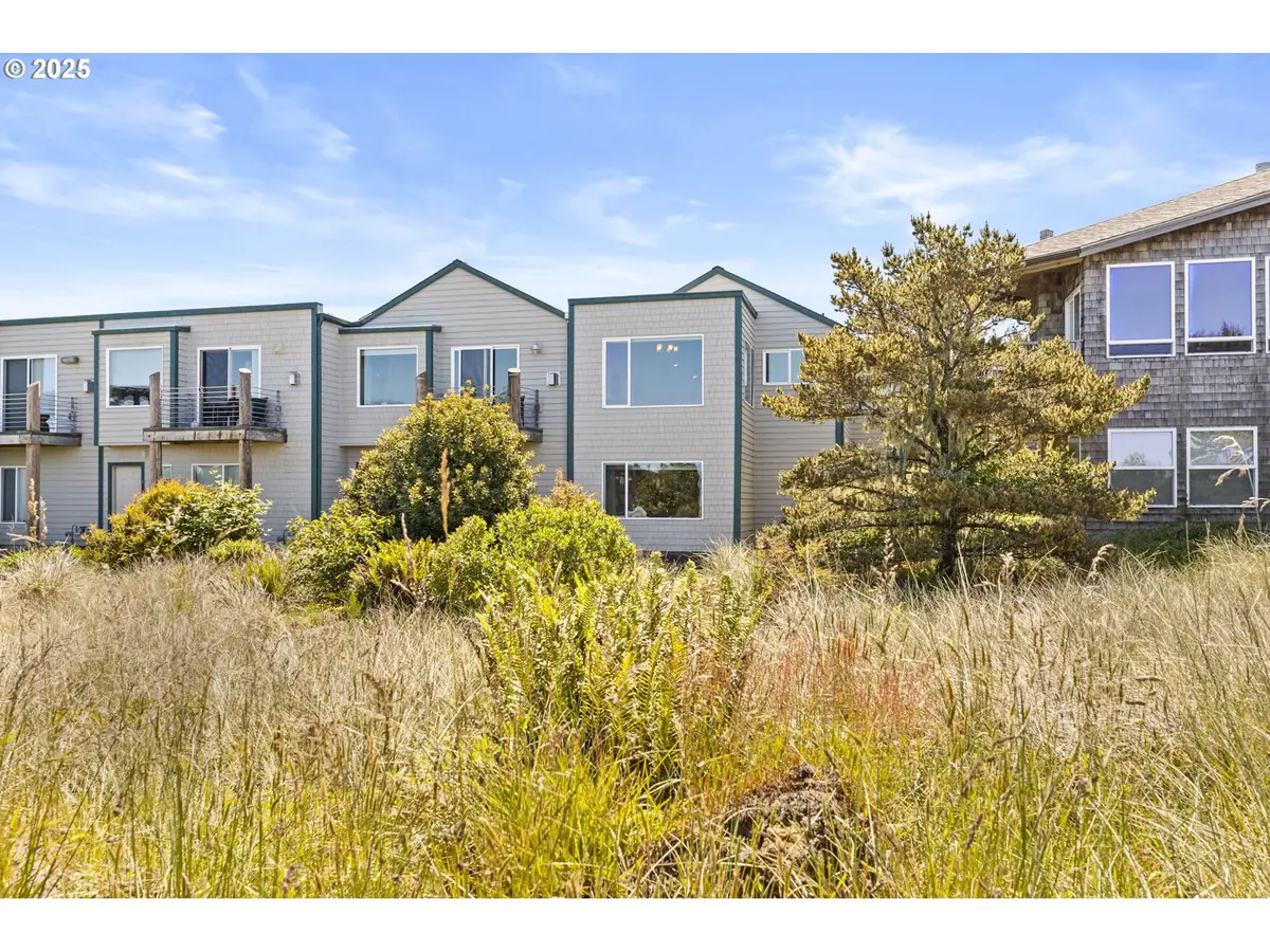 238 SW 27th St, Newport, OR 97365 - Image #1