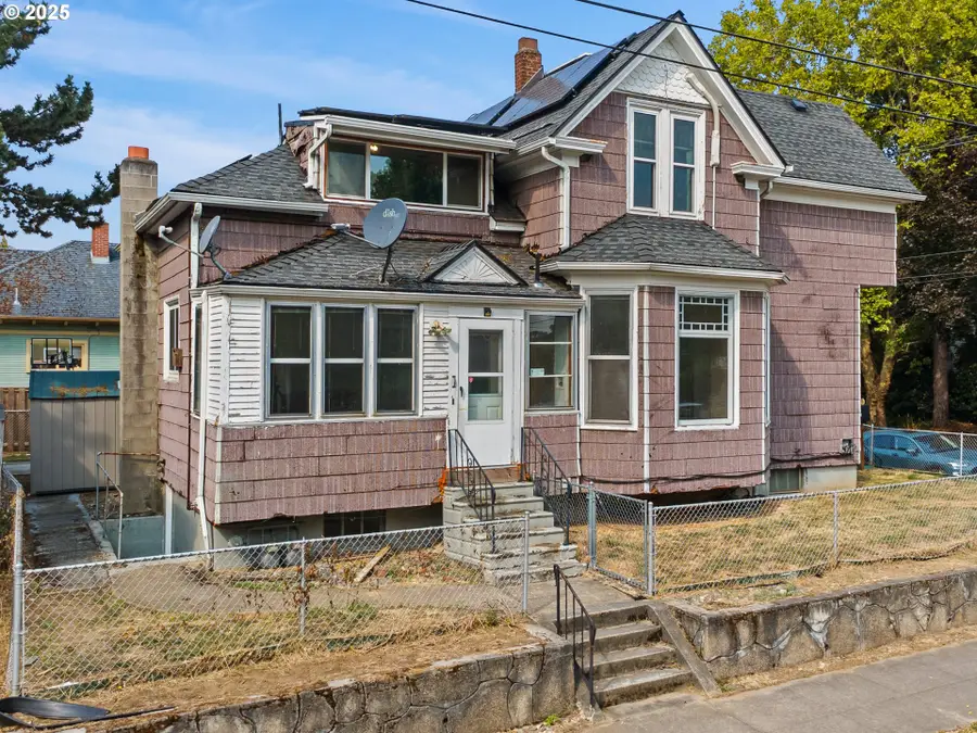 3954 SE Taylor St, Portland, OR 97214 - Image #2