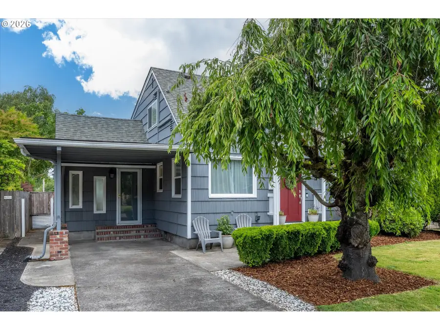 621 27th Ave, Longview, WA 98632 - #2