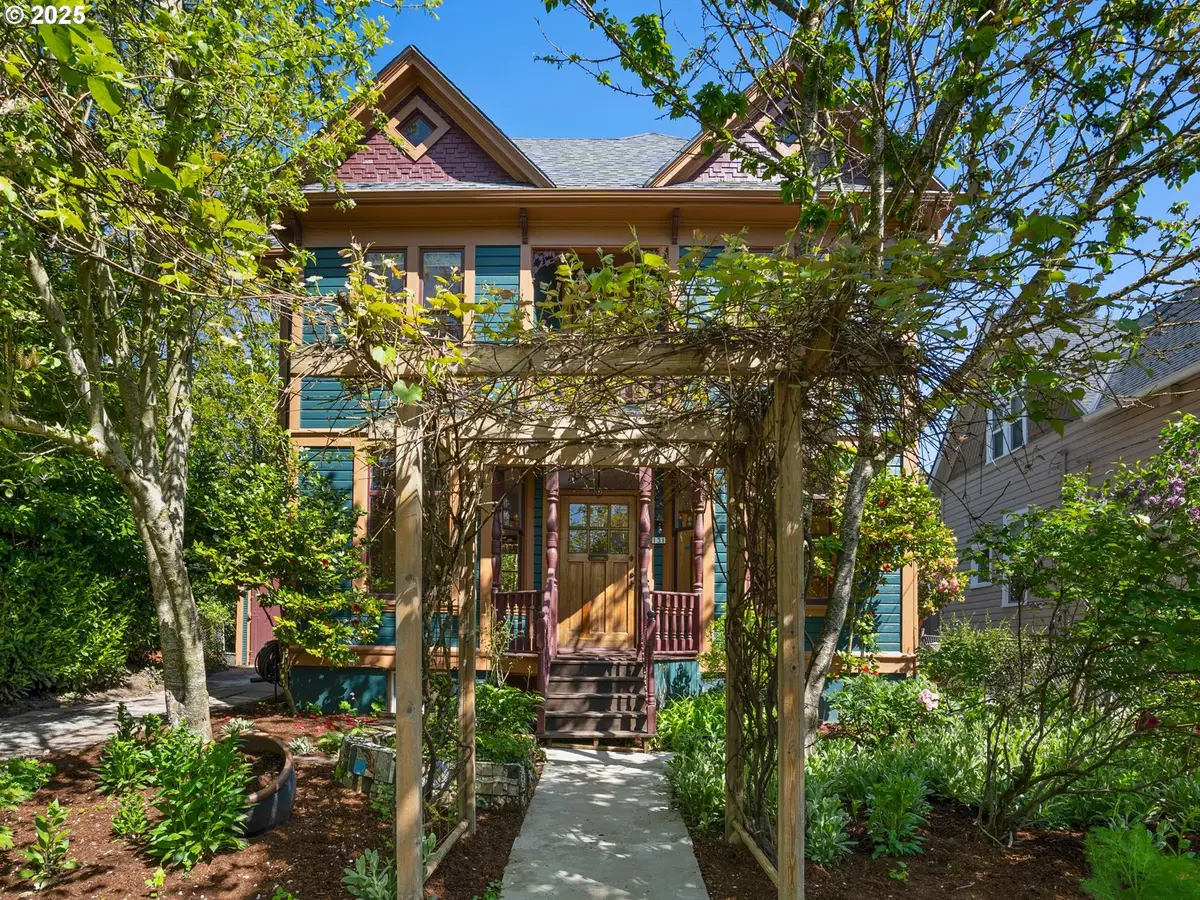 131 NE Tillamook St, Portland, OR 97212 - #1
