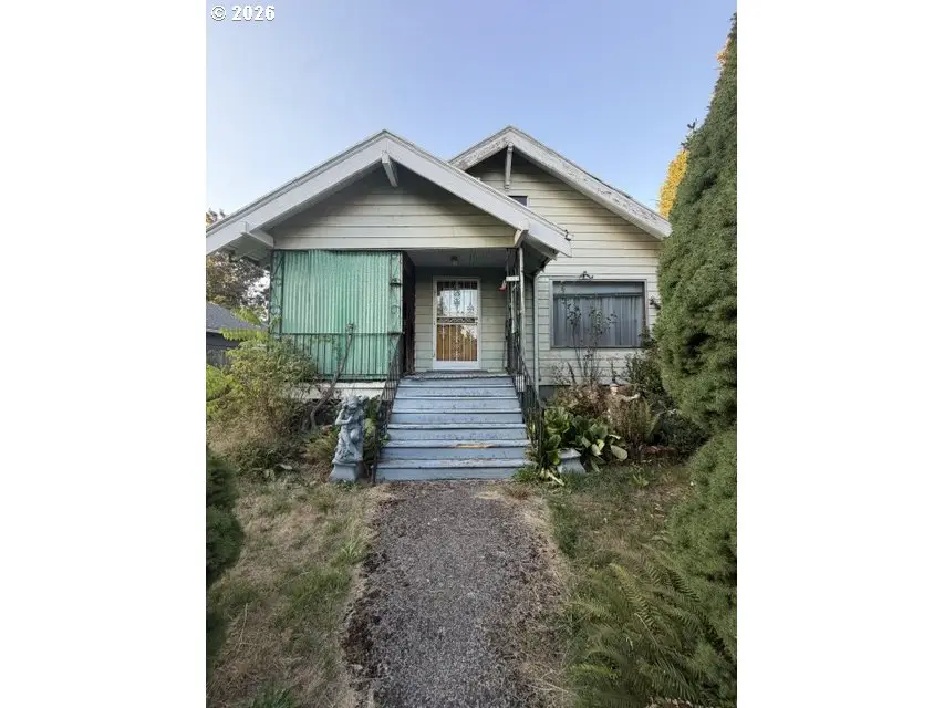 6921 N Swift St, Portland, OR 97203 - #1
