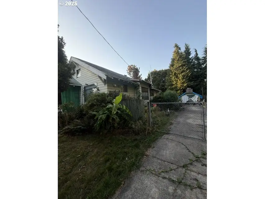 6921 N Swift St, Portland, OR 97203 - #3