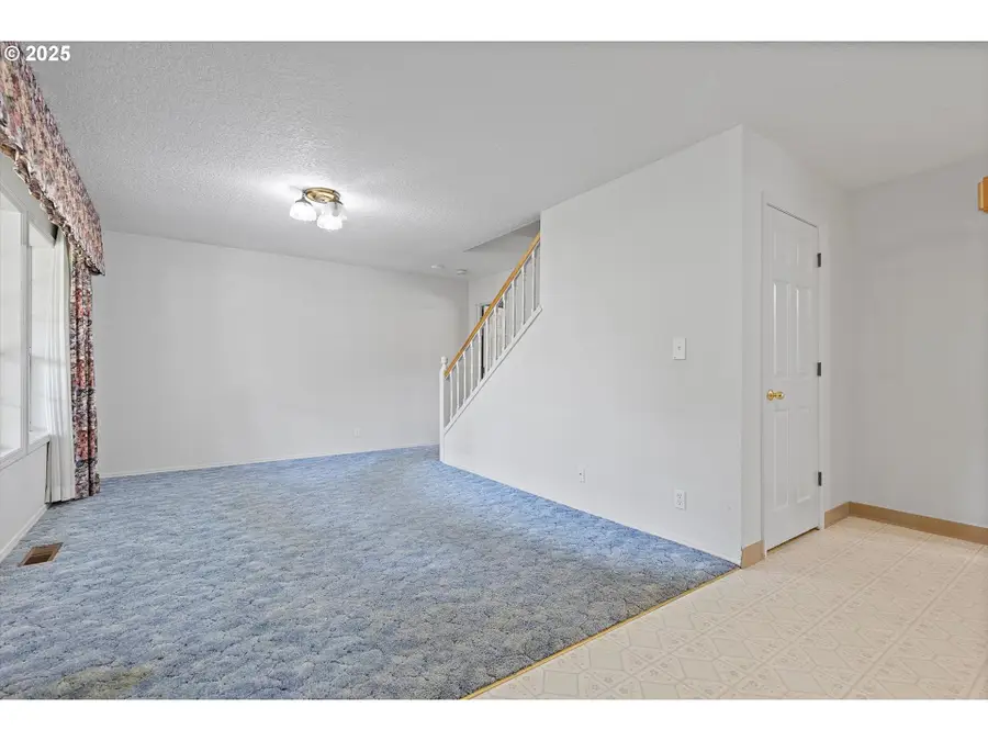 339 NE South Shore Rd, Portland, OR 97211 - Image #3